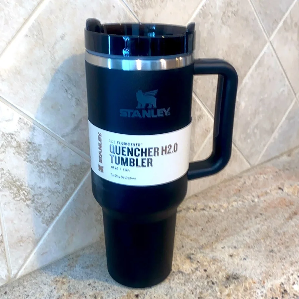 Stanley Black Quencher H2.0 40 oz Tumbler. Brand new is box - Picture 5 of 11